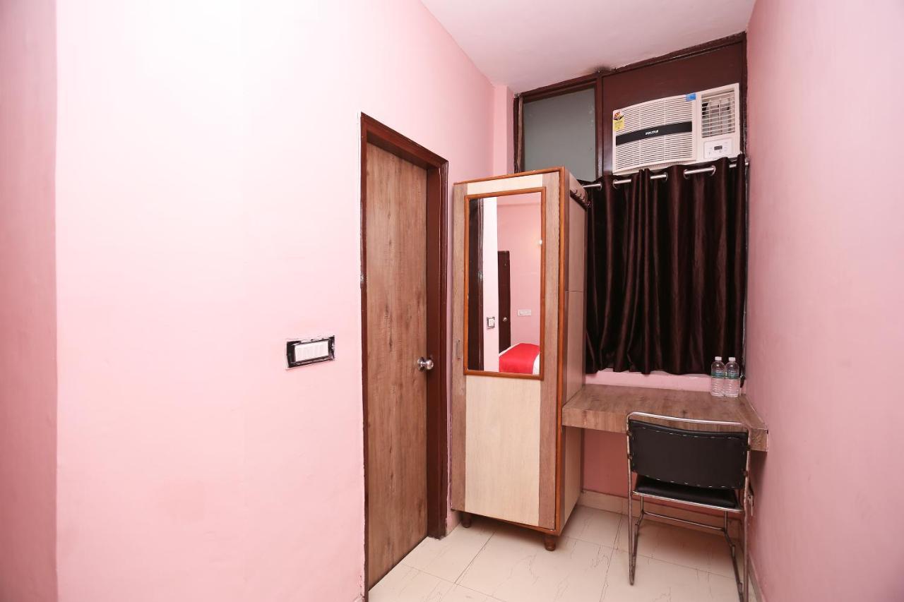 Oyo Flagship 14774 Sector 14 Gurgaon Hotel ภายนอก รูปภาพ