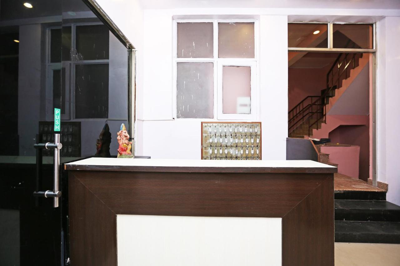 Oyo Flagship 14774 Sector 14 Gurgaon Hotel ภายนอก รูปภาพ