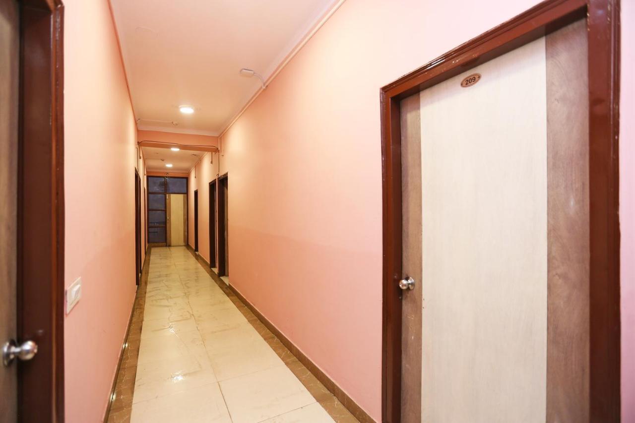 Oyo Flagship 14774 Sector 14 Gurgaon Hotel ภายนอก รูปภาพ