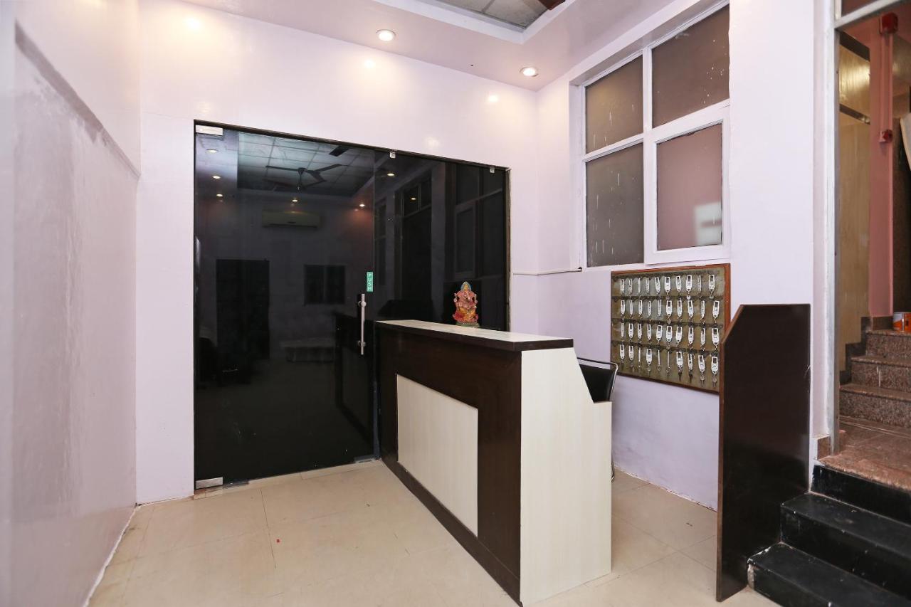 Oyo Flagship 14774 Sector 14 Gurgaon Hotel ภายนอก รูปภาพ