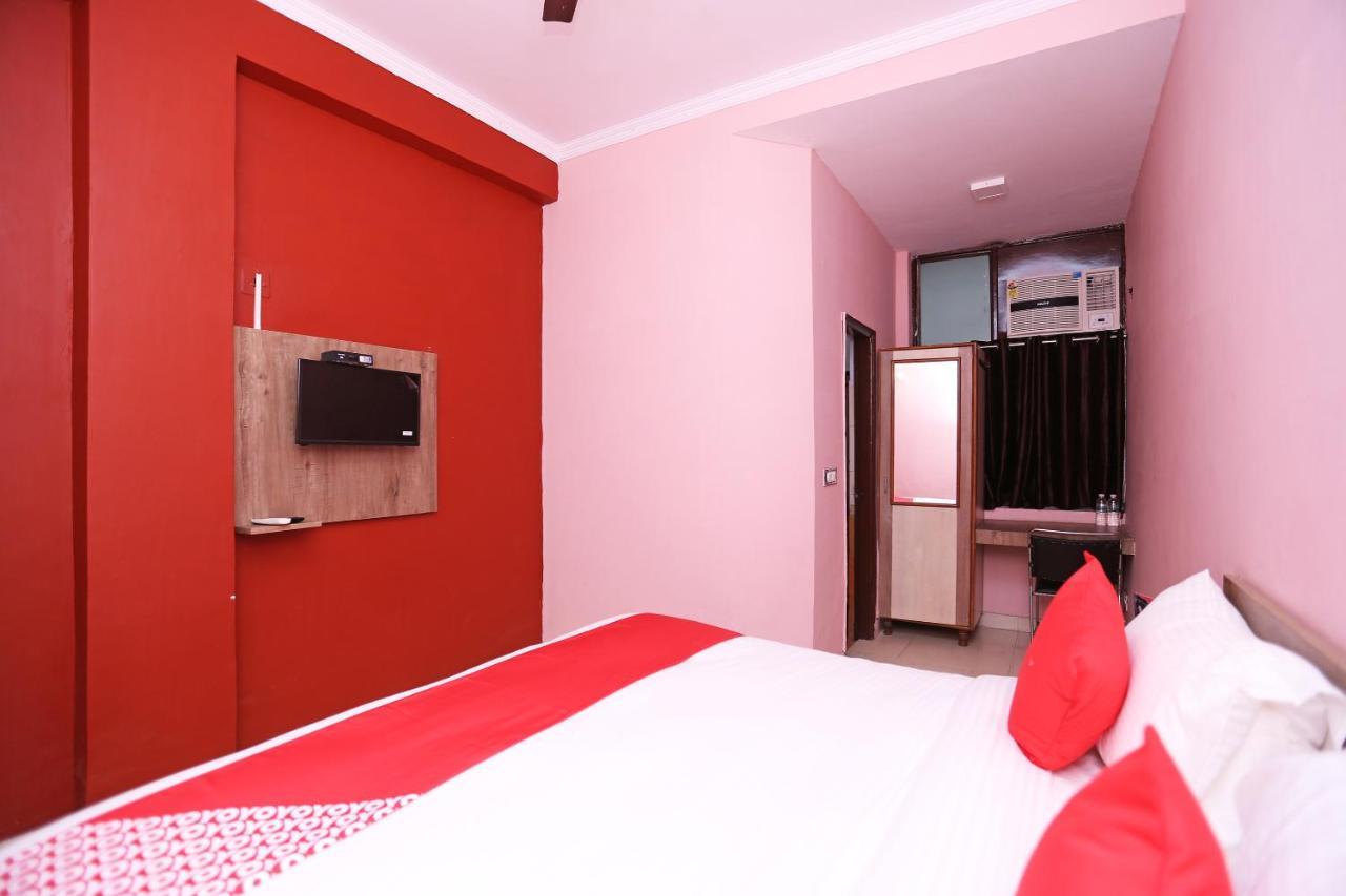 Oyo Flagship 14774 Sector 14 Gurgaon Hotel ภายนอก รูปภาพ