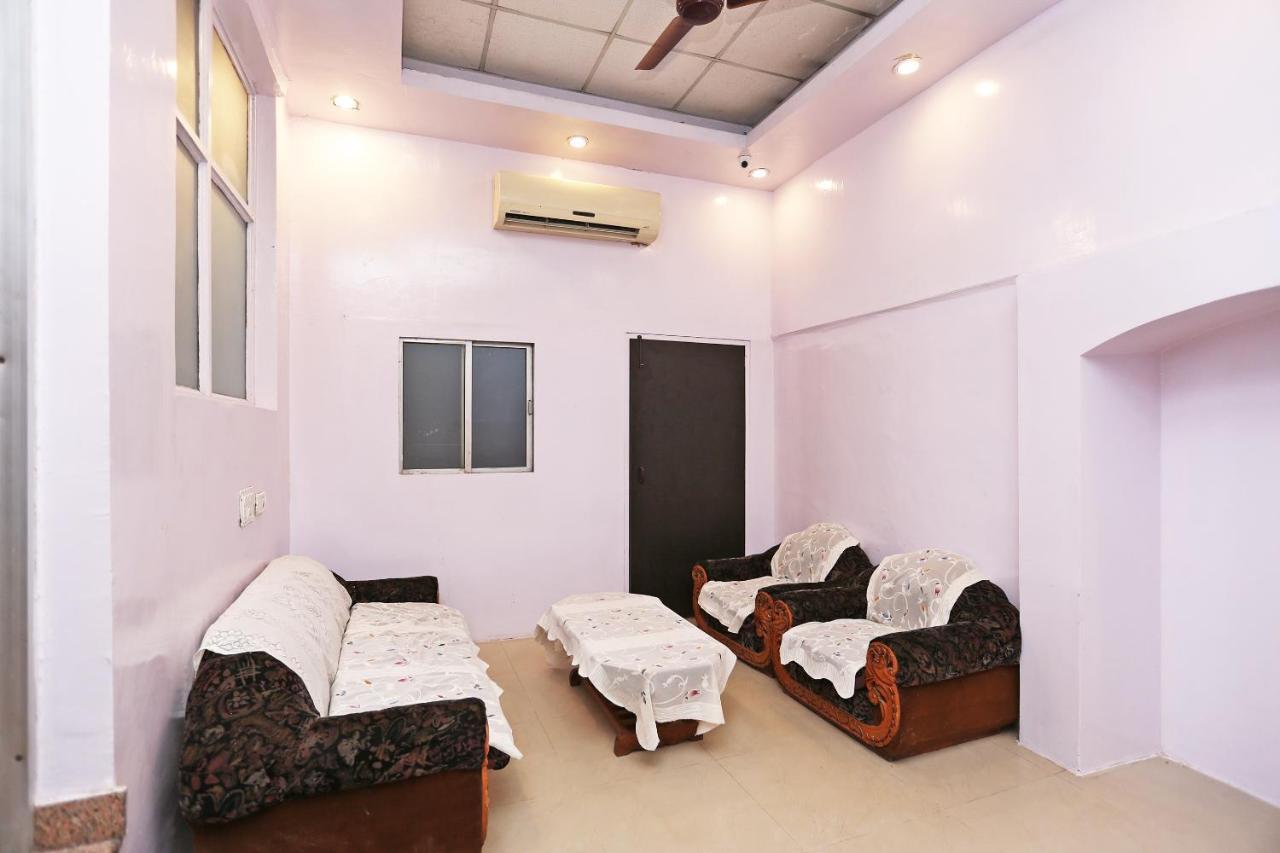 Oyo Flagship 14774 Sector 14 Gurgaon Hotel ภายนอก รูปภาพ