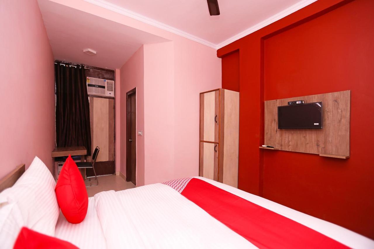 Oyo Flagship 14774 Sector 14 Gurgaon Hotel ภายนอก รูปภาพ