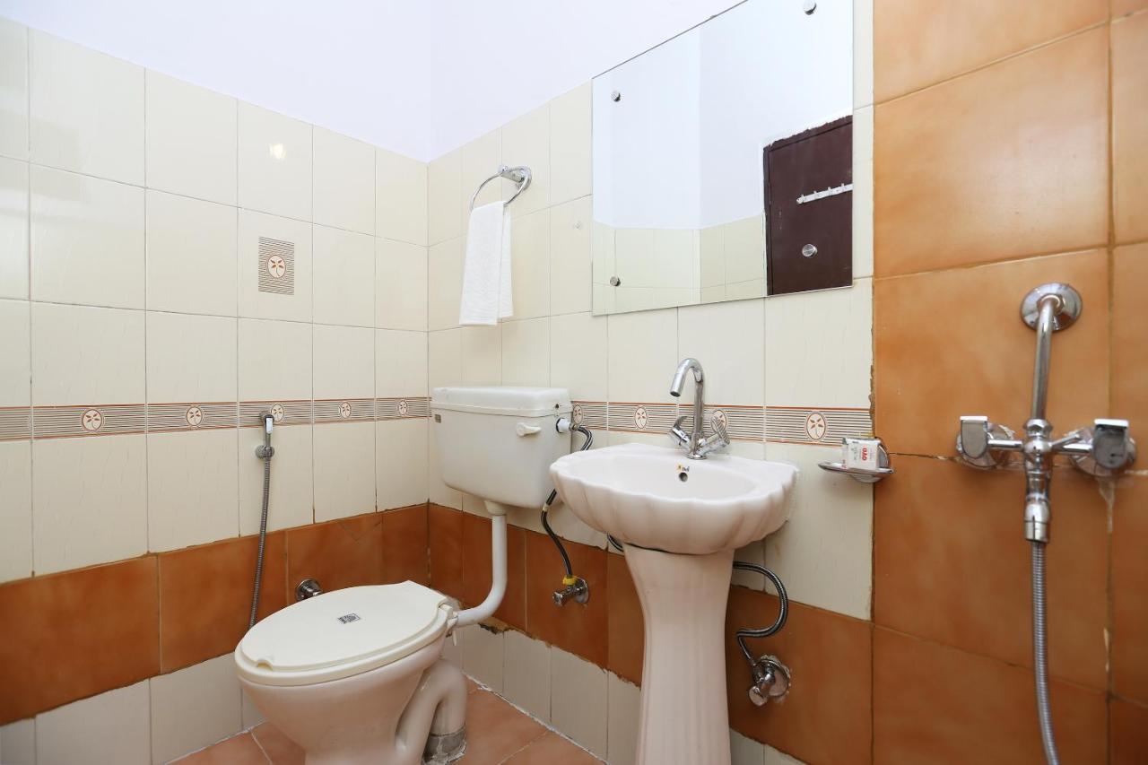 Oyo Flagship 14774 Sector 14 Gurgaon Hotel ภายนอก รูปภาพ