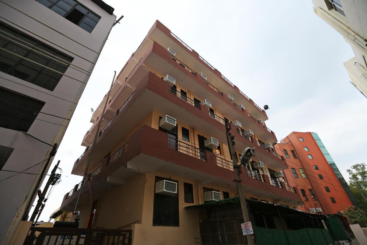 Oyo Flagship 14774 Sector 14 Gurgaon Hotel ภายนอก รูปภาพ