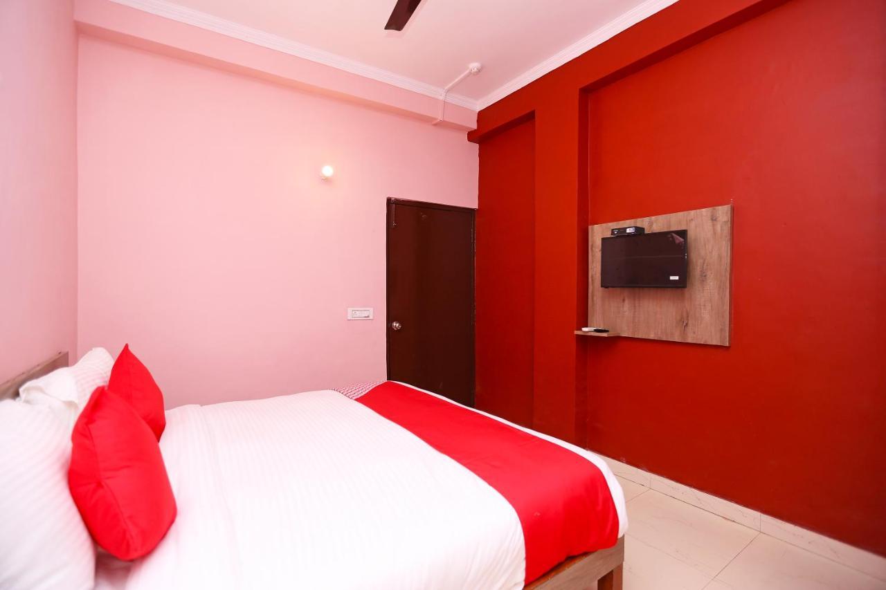 Oyo Flagship 14774 Sector 14 Gurgaon Hotel ภายนอก รูปภาพ